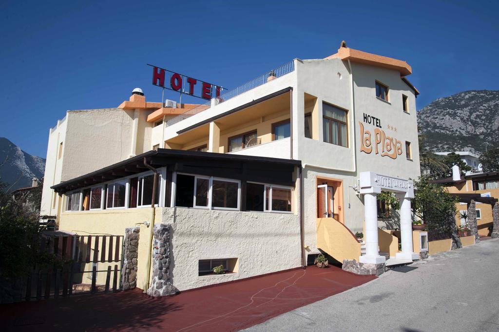 Hotel La Playa كالا غونوني المظهر الخارجي الصورة