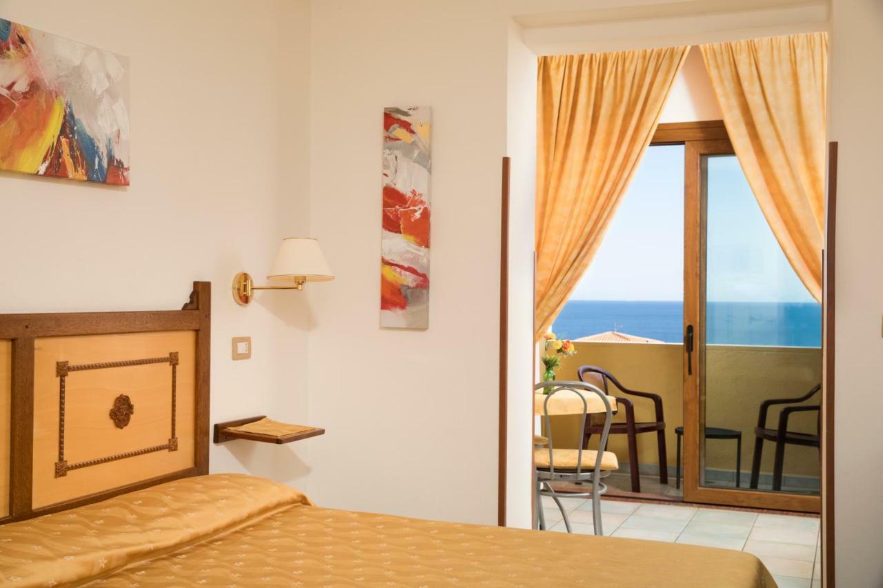 Hotel La Playa كالا غونوني المظهر الخارجي الصورة